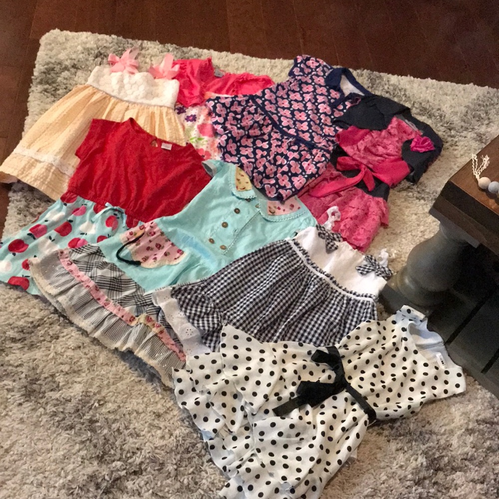 Spring Beautiful girls dresses sz 6. Bundle of 8.